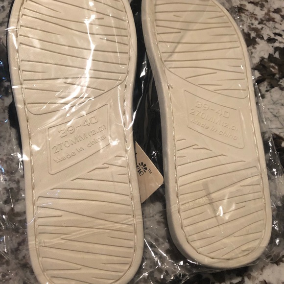 Heart Slippers - Picture 3 of 3